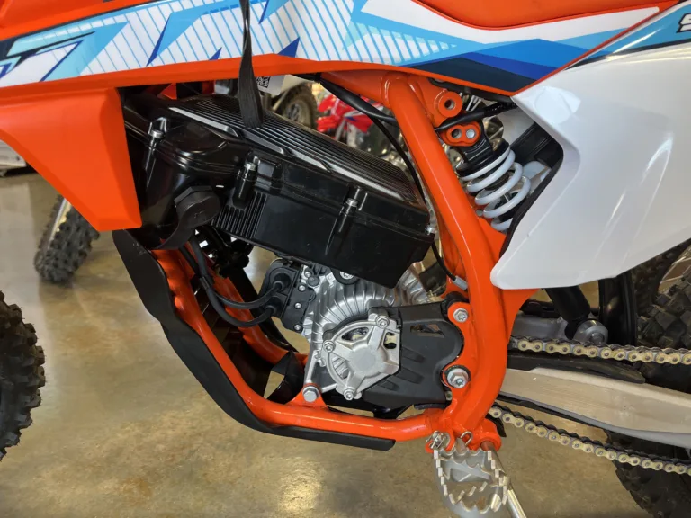 2024 KTM 0 MOTORCYCLE Ontario OR 4T101 10