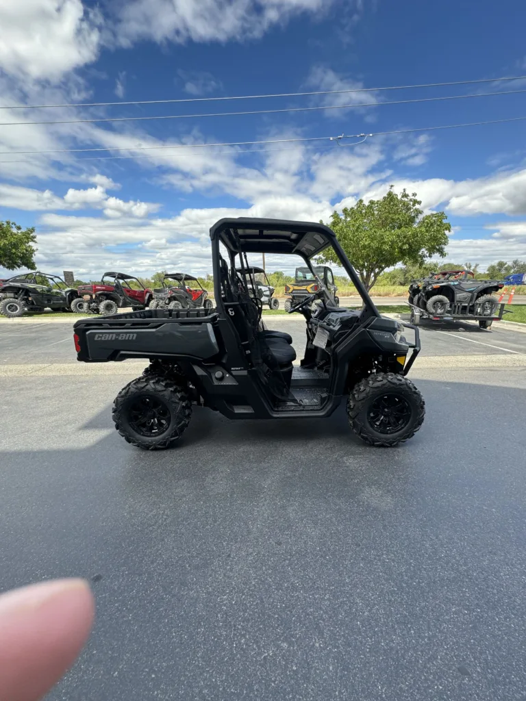 2024 CAN-AM 0 UTV Ontario OR 4C231 3