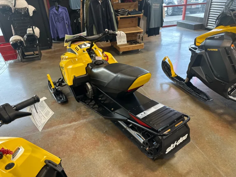 2024 SKI-DOO 0 SNOWMOBILE Ontario OR 4C133 9