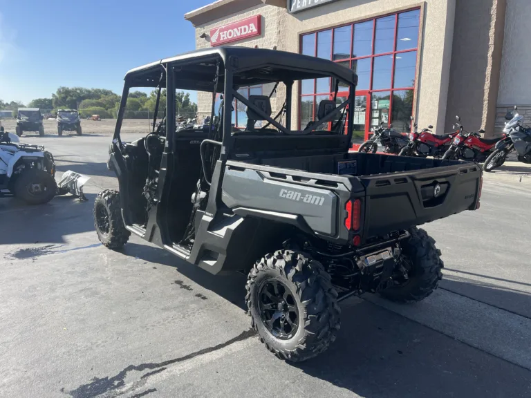 2024 CAN-AM 0 UTV Ontario OR 4C111 8