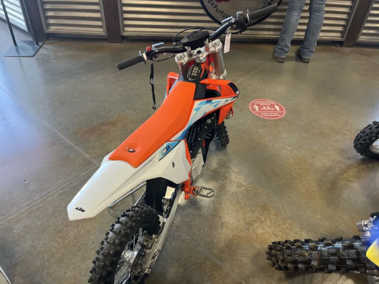 2024 KTM 0 MOTORCYCLE Ontario OR 4T101 7