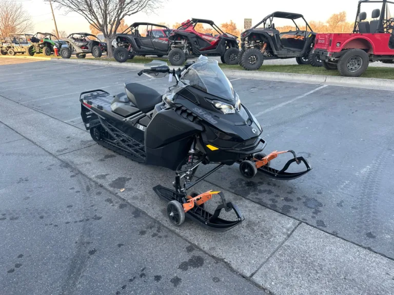 2024 SKI-DOO 0 SNOWMOBILE Ontario OR 4C131 2