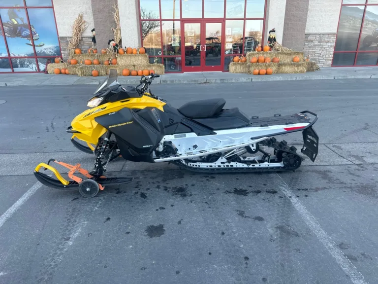 2024 SKI-DOO 0 SNOWMOBILE Ontario OR 4C179 2