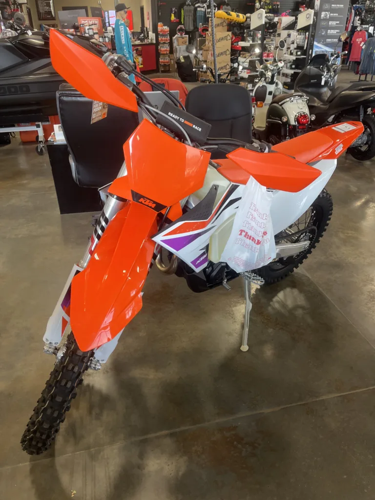 2024 KTM 0 MOTORCYCLE Ontario OR 4T176 5