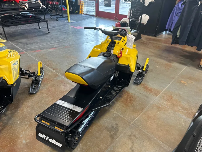 2024 SKI-DOO 0 SNOWMOBILE Ontario OR 4C133 7