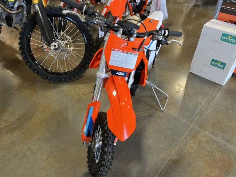 2024 KTM 0 MOTORCYCLE Ontario OR 4T101 3