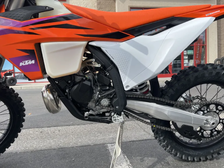 2024 KTM 0 MOTORCYCLE Ontario OR 4T162 9