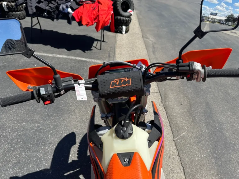 2024 KTM 0 MOTORCYCLE Ontario OR 4T173 10