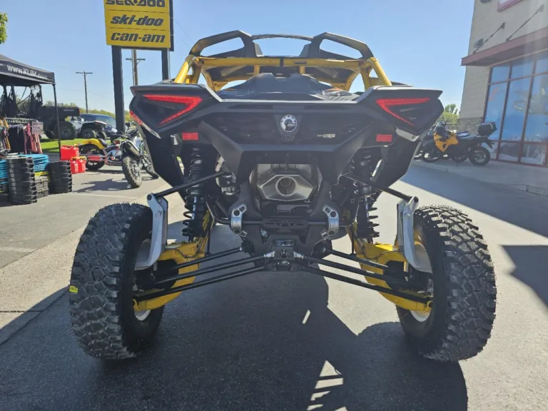 2024 CAN-AM 1 UTV Ontario OR 4C117 7