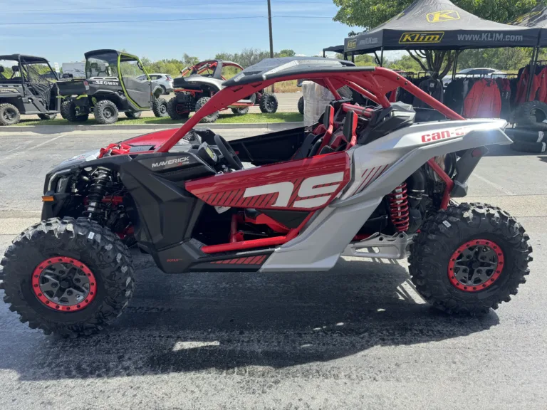 2024 CAN-AM 0 UTV Ontario OR 4C229 3