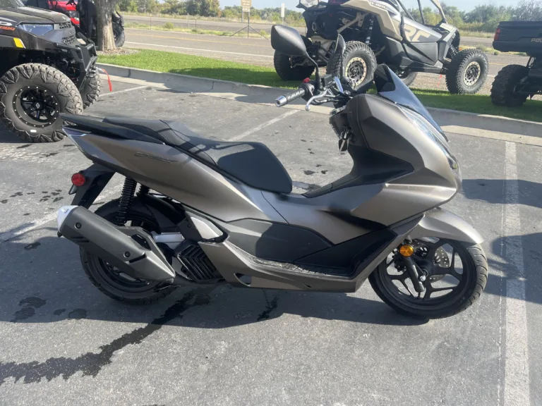 2023 HONDA 0 SCOOTER Ontario OR 3H332 5