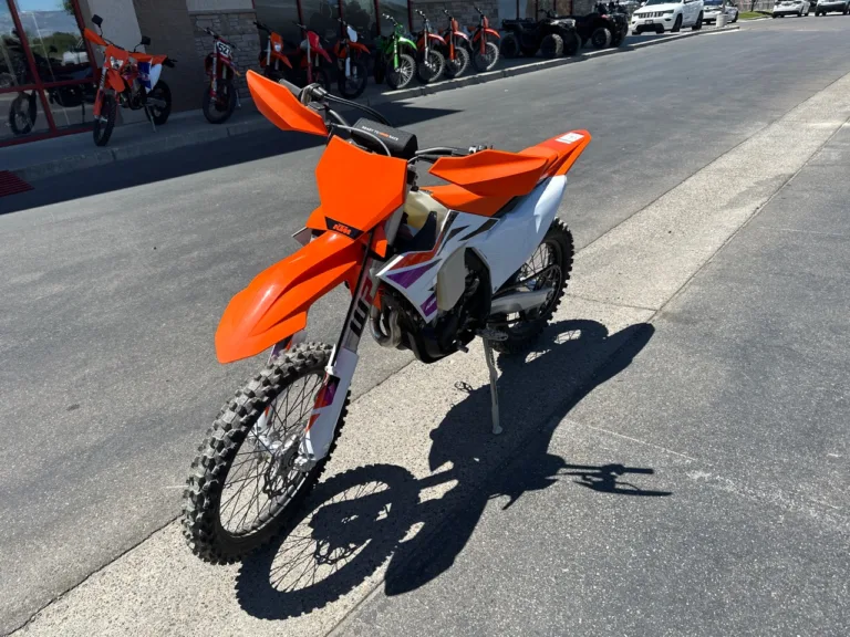 2024 KTM 0 MOTORCYCLE Ontario OR 4T127 10