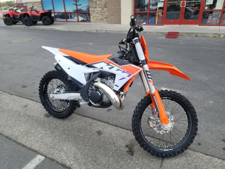 2024 KTM 0 MOTORCYCLE Ontario OR 4T161 10