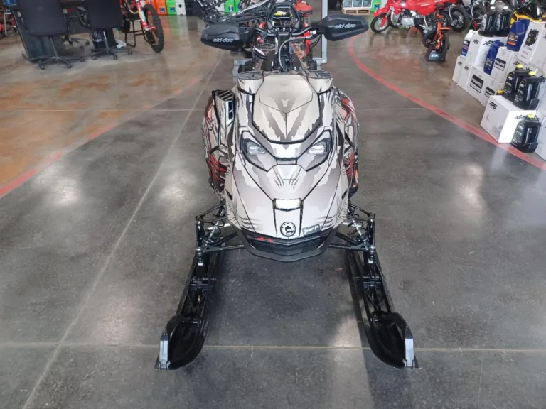 2024 SKI-DOO 610 SNOWMOBILE Ontario OR 4C129 3