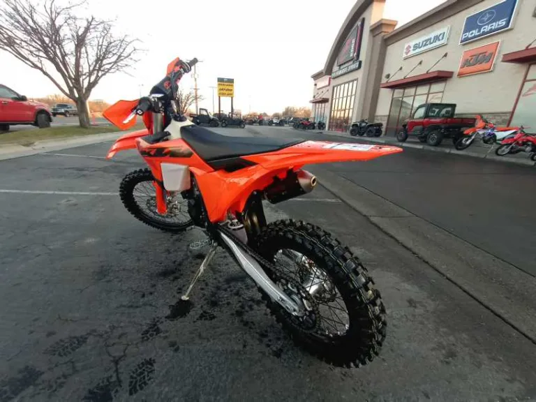 2025 KTM 0 MOTORCYCLE Ontario OR 5T105 11