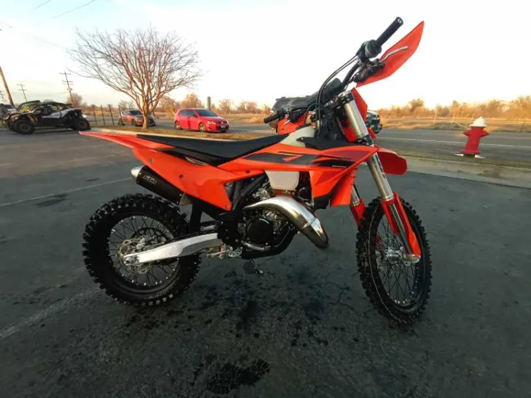 2025 KTM 0 MOTORCYCLE Ontario OR 5T105 7