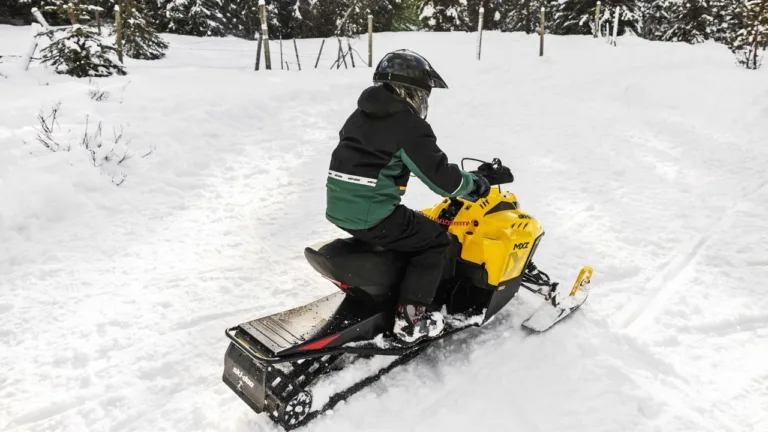 2025 SKI-DOO 0 SNOWMOBILE Ontario OR 5C238 2