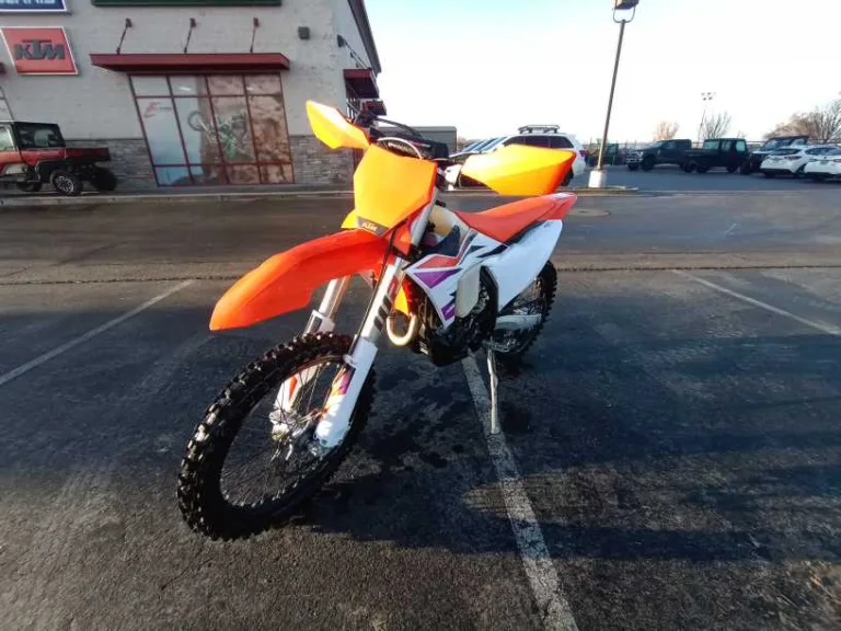 2024 KTM 0 MOTORCYCLE Ontario OR 4T176 3