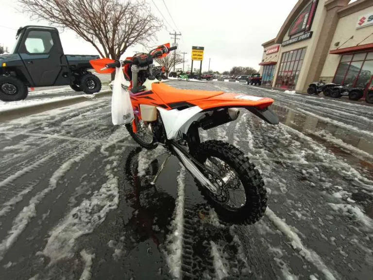 2024 KTM 0 MOTORCYCLE Ontario OR 4T162 9